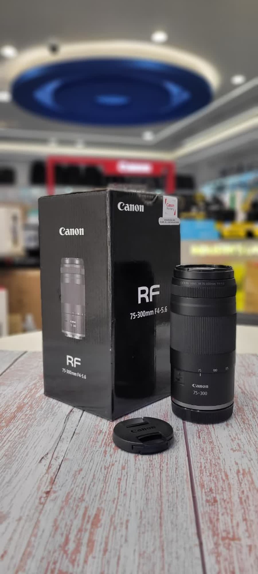 USED Canon RF 75-300mm f/4.5-5.6 Lens