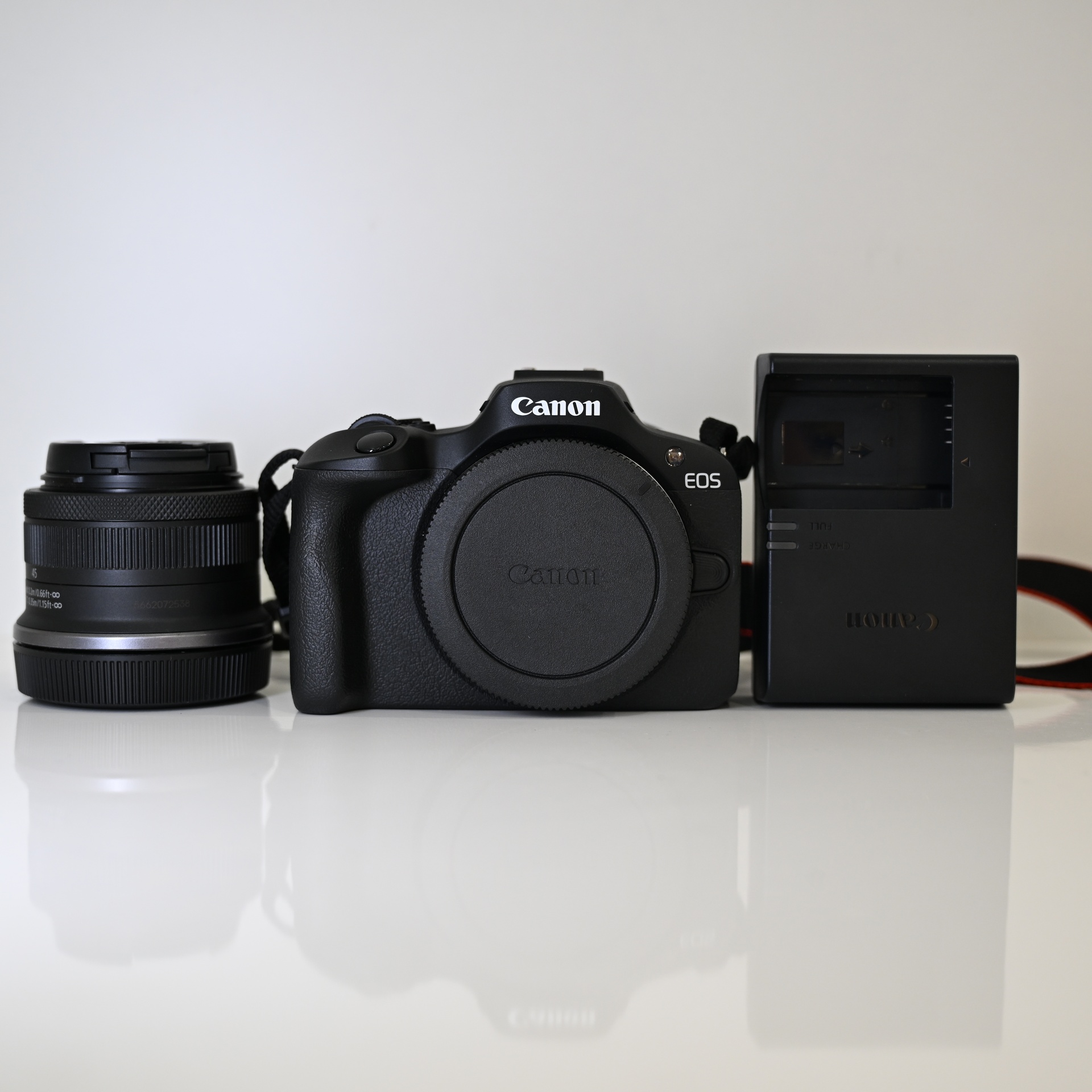 USED Canon EOS R100 Mirrorless Camera with 18-45mm Lens