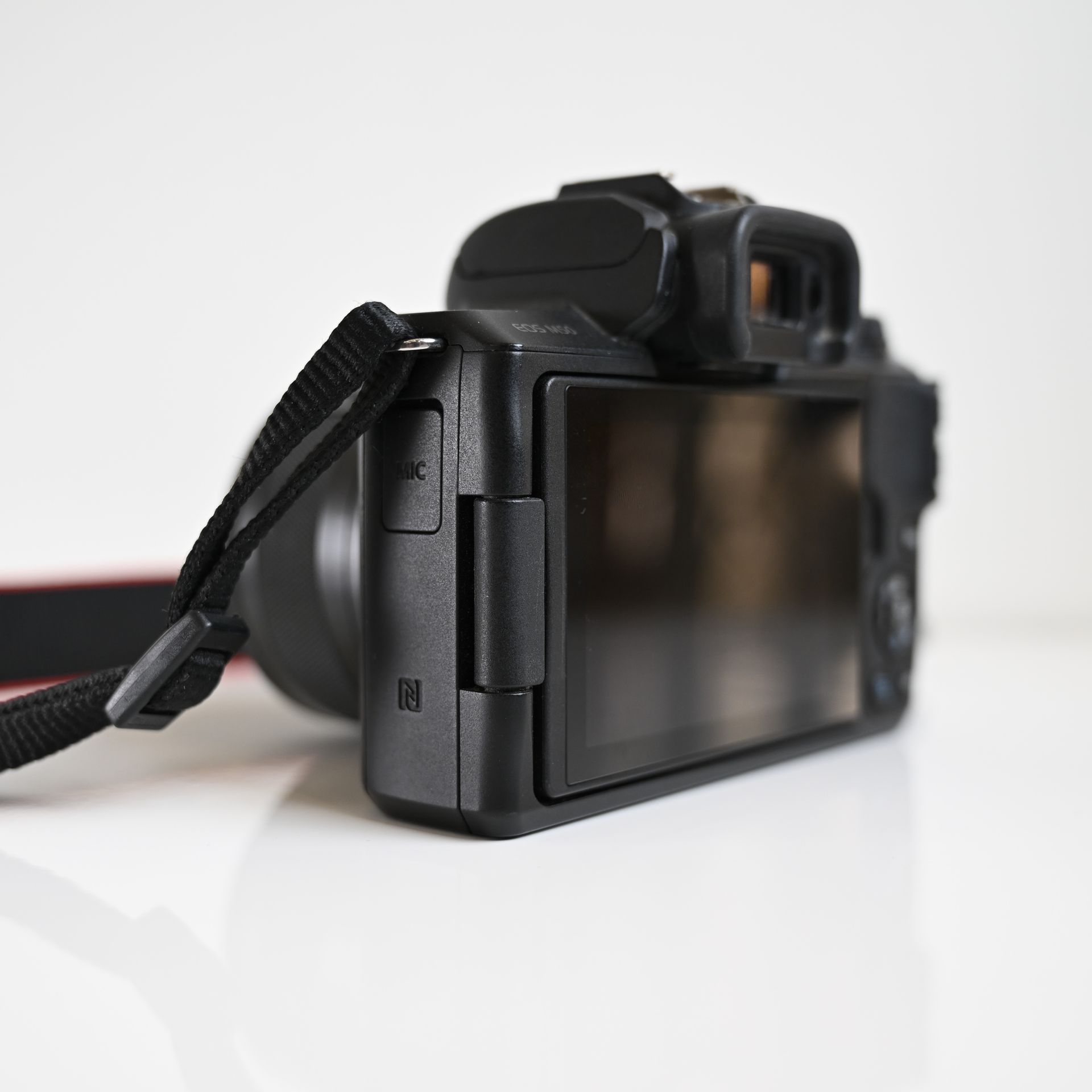 USED Canon EOS M50 Black with EF-M 15-45mm IS STM Lens Black