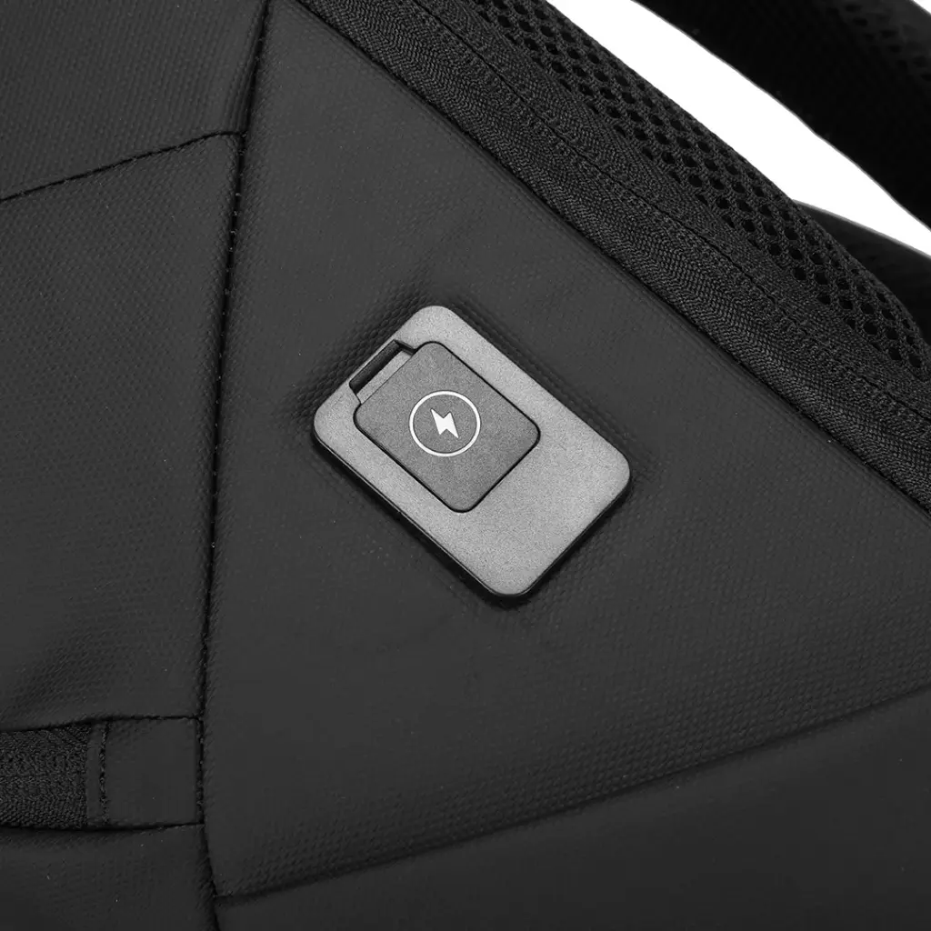 Porodo Lifestyle Water Resistant PU BackPack Black PD-LFST122 — photo 2