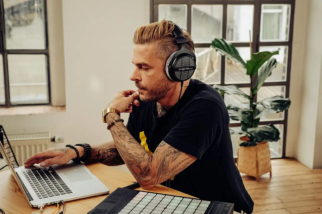 Beyerdynamic DT 990 PRO Open Studio Headphone 250 OHMS — photo 3