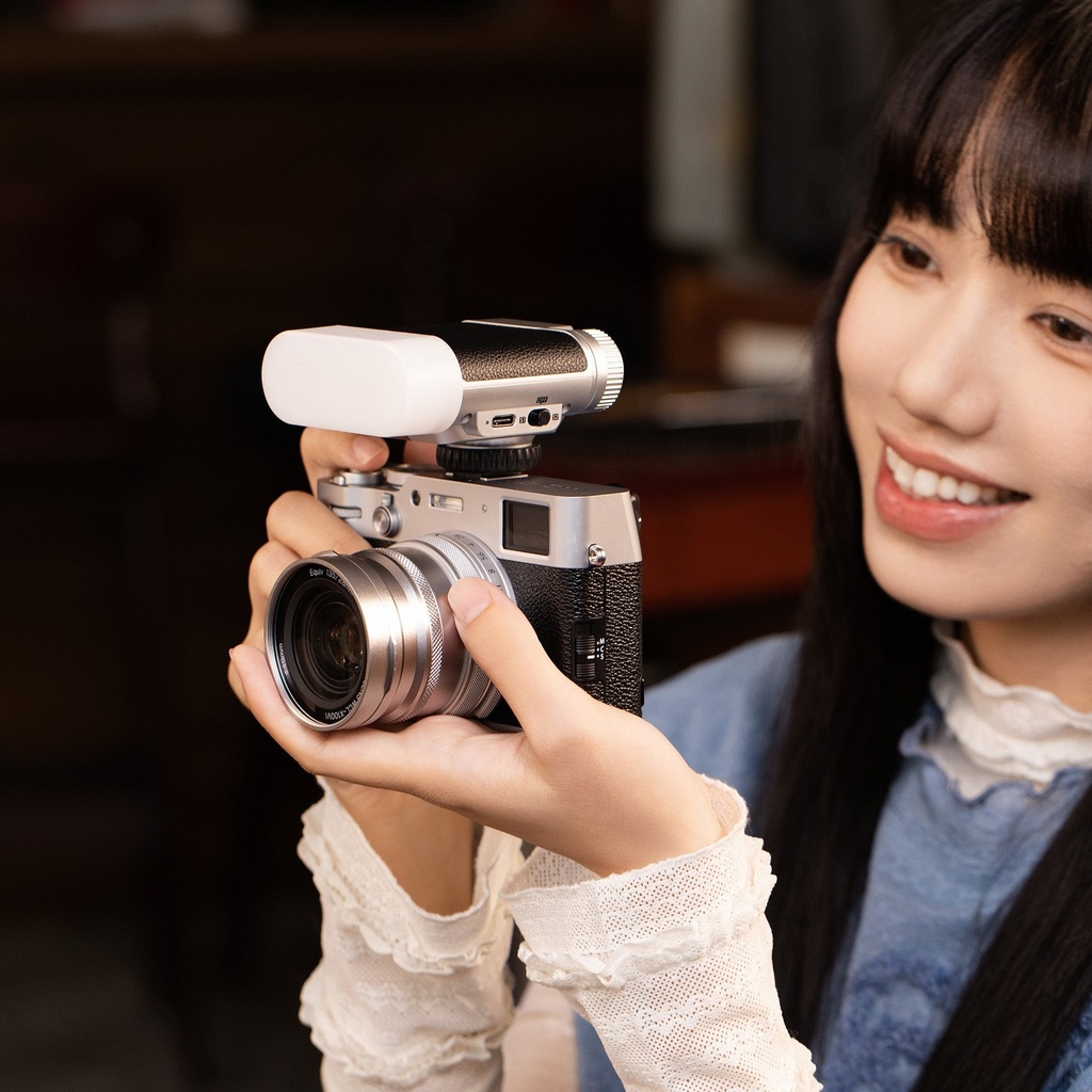 Viltrox Vintage Z1 Pro compact TTL flash in a real shooting scene
