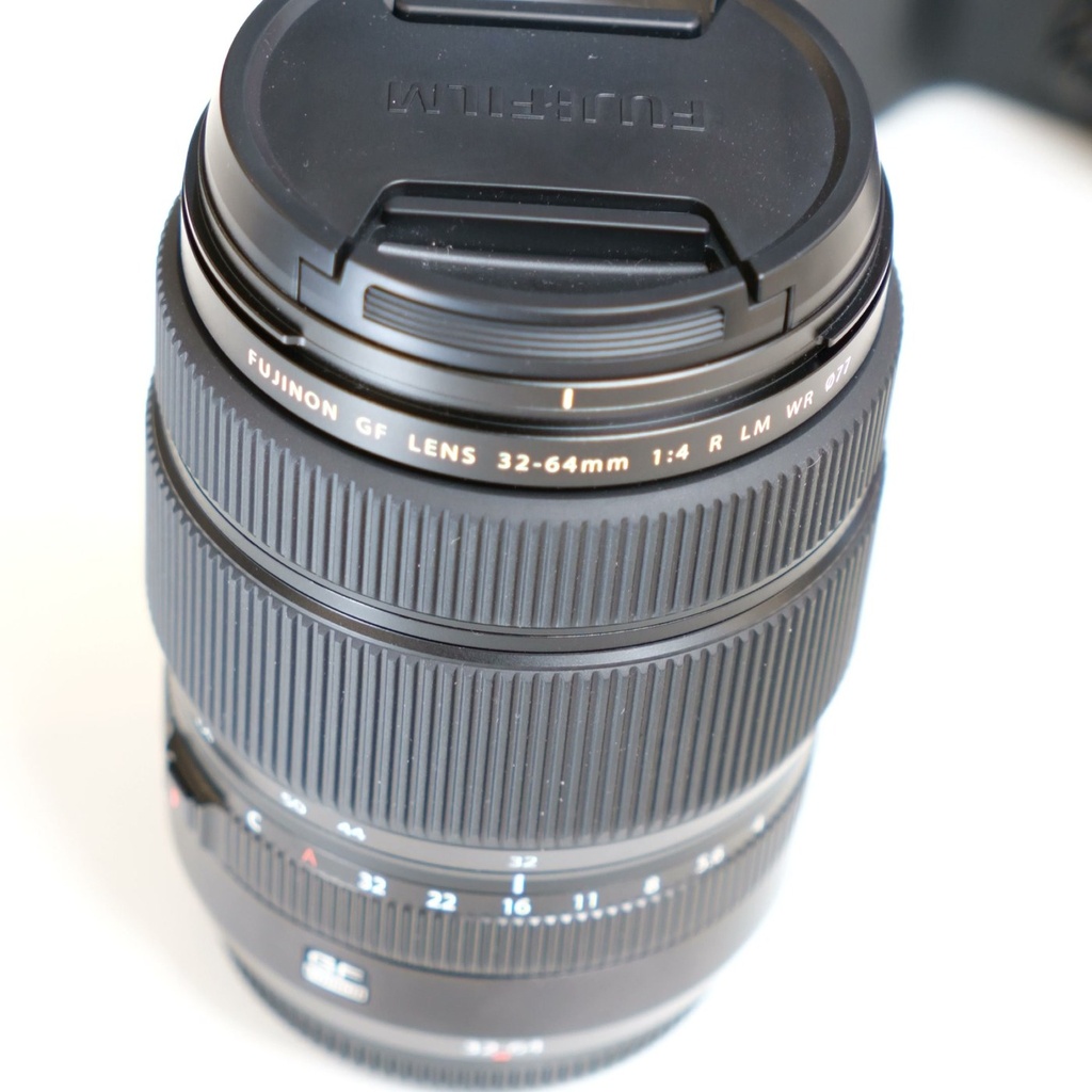 عدسة FUJIFILM GF 32-64mm f/4 R LM WR من الأمام