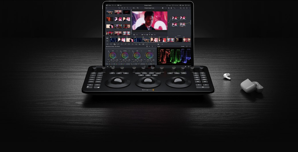 Blackmagic DaVinci Resolve Micro Panel with Resolve Studio License DV-RES-BBPNLMIC